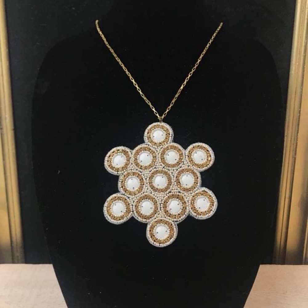 White and Gold Flower Necklace